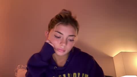 Snapshot of katerinavoss chatting on 9, 11, 2025 katerinavoss online show from 9, 11, 2025