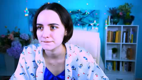 katewillows online show from 12, 2, 2026