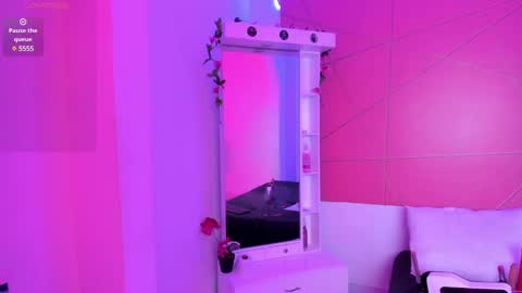 Snapshot of katey_curvy01 chatting on 23, 12, 2024 katey Curvy01 online show from 23, 12, 2024