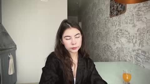 Snapshot of katheleenschraub chatting on 24, 6, 2026 Elle online show from 24, 6, 2026