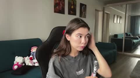 Snapshot of katheleenschraub chatting on 30, 6, 2026 Elle online show from 30, 6, 2026