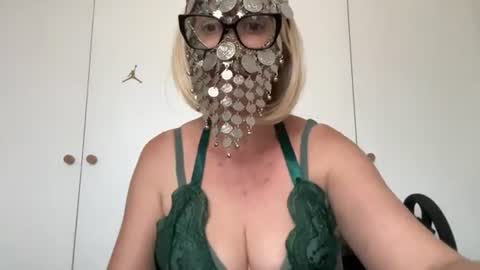 Snapshot of kathemelons chatting on 13, 7, 2026 Kathes Room online show from 13, 7, 2026