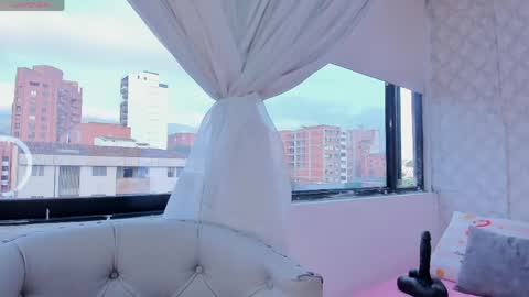 Snapshot of katherine_glow chatting on 5, 5, 2026 KATHE online show from 5, 5, 2026