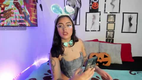 Snapshot of kathhoney1 chatting on 11, 10, 2025 Kath online show from 11, 10, 2025