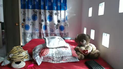 Snapshot of kathiie_ chatting on 8, 3, 2025 K A T H I E online show from 8, 3, 2025