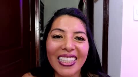 Snapshot of katia_collins chatting on 8, 9, 2025 Katia collins online show from 8, 9, 2025