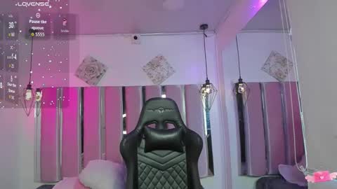 Snapshot of katia_ws chatting on 27, 10, 2025 KATIA online show from 27, 10, 2025