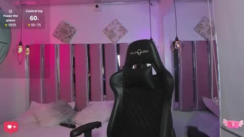 Snapshot of katia_ws chatting on 17, 11, 2025 KATIA online show from 17, 11, 2025