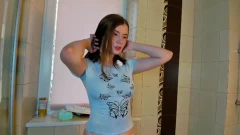 Snapshot of katiecarti chatting on 31, 7, 2026 Katrina online show from 31, 7, 2026