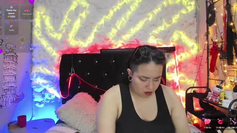 Snapshot of katieeandsharon chatting on 17, 1, 2025 SHARON KATIEE online show from 17, 1, 2025