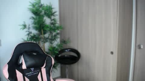 Katie Jane online show from 3, 12, 2025