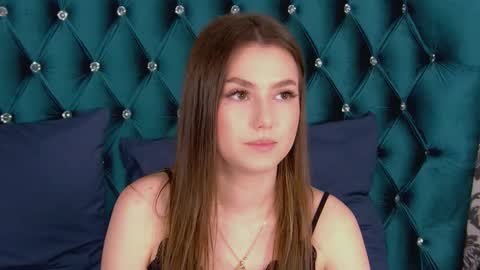 Snapshot of katiereeves chatting on 13, 10, 2025 katiereeves online show from 13, 10, 2025