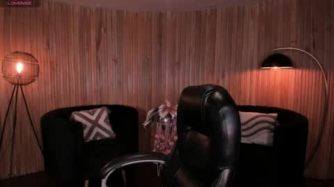 Kate Stonne online show from 20, 11, 2025