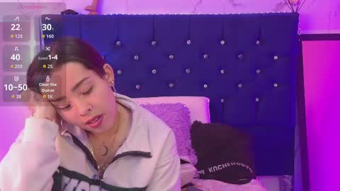 Snapshot of katiie_m chatting on 8, 7, 2026 Katie online show from 8, 7, 2026