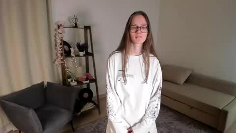 Snapshot of katinatonge chatting on 13, 10, 2025 Scarlett online show from 13, 10, 2025