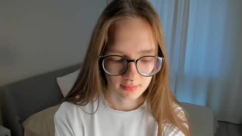 Snapshot of katinatonge chatting on 18, 10, 2025 Scarlett online show from 18, 10, 2025