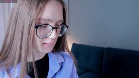 Snapshot of katinatonge chatting on 30, 11, 2025 Scarlett online show from 30, 11, 2025