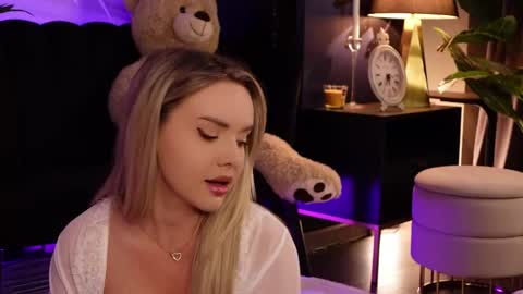 Snapshot of katjolie chatting on 27, 5, 2026 KatJolie online show from 27, 5, 2026