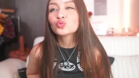 Snapshot of katlyn_martins chatting on 30, 4, 2026 K A T L Y N online show from 30, 4, 2026