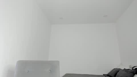 Follow me on instagram and twitter as correaktnees online show from 4, 3, 2025