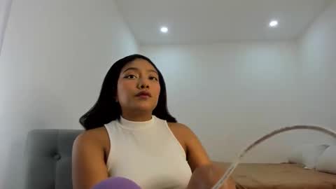 Follow me on instagram and twitter as correaktnees online show from 9, 10, 2025