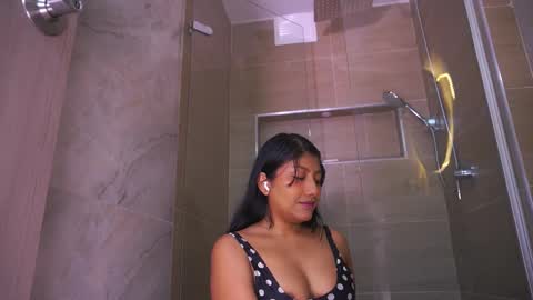 Follow me on instagram and twitter as correaktnees online show from 16, 2, 2026