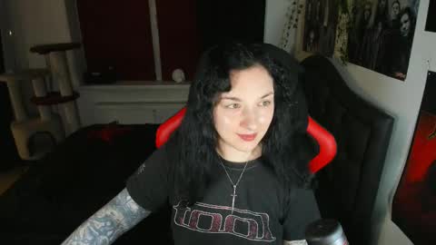Snapshot of katriecespikes chatting on 17, 10, 2025 Katriece Spikes online show from 17, 10, 2025
