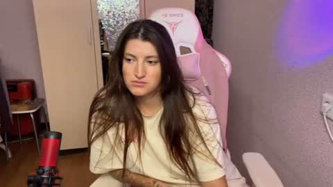 Snapshot of katrin_kristal chatting on 19, 7, 2026 naked in pvt show 100 tk online show from 19, 7, 2026