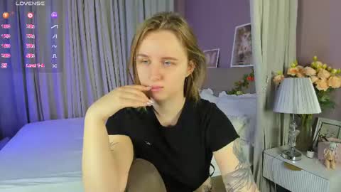 Snapshot of katrina_bail chatting on 7, 7, 2026 Katrina Bail online show from 7, 7, 2026
