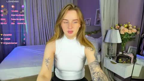 Snapshot of katrina_bail chatting on 10, 7, 2026 Katrina Bail online show from 10, 7, 2026