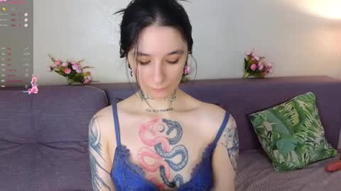 Snapshot of katrina_h0w chatting on 15, 4, 2026 katrina_h0w online show from 15, 4, 2026