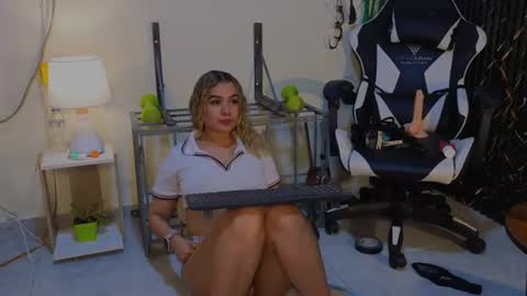 Snapshot of katt_bdsm chatting on 21, 6, 2026 Katt online show from 21, 6, 2026