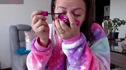 Snapshot of kattie_love chatting on 19, 11, 2025 kattie online show from 19, 11, 2025