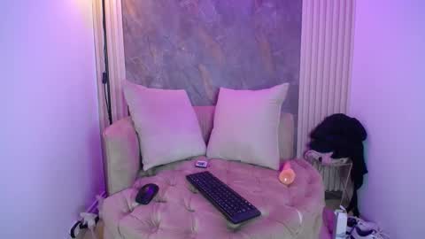 Snapshot of katy_sins chatting on 4, 10, 2025 Katy online show from 4, 10, 2025