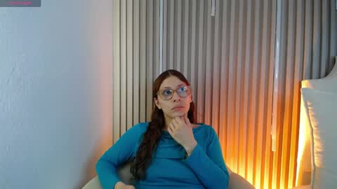 Snapshot of katy_van chatting on 24, 5, 2026 Katy Van online show from 24, 5, 2026