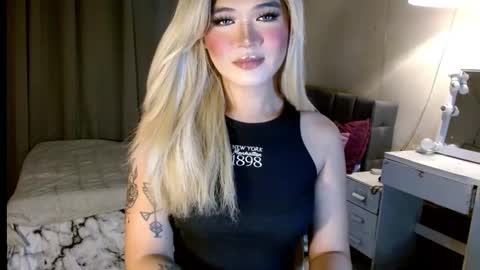 Snapshot of katykiat chatting on 19, 10, 2025 katykiat online show from 19, 10, 2025