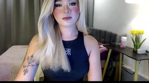 Snapshot of katykiat chatting on 18, 11, 2025 katykiat online show from 18, 11, 2025