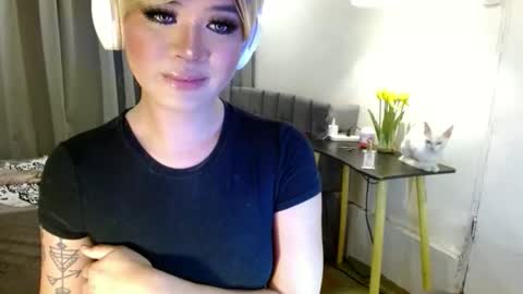 Snapshot of katykiat chatting on 28, 11, 2025 katykiat online show from 28, 11, 2025