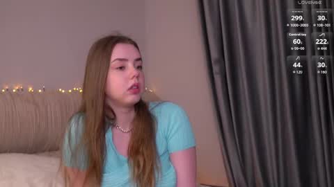 Snapshot of katymolly chatting on 23, 7, 2026 Mia Lovense is active Private is Open online show from 23, 7, 2026