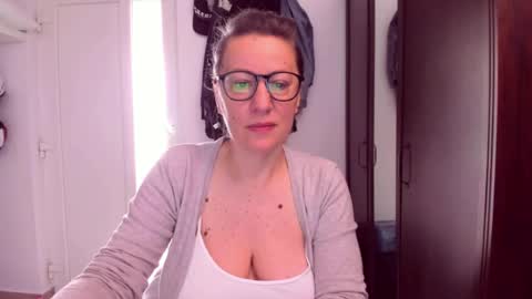 Snapshot of katynextdoor chatting on 14, 6, 2026 Katy online show from 14, 6, 2026