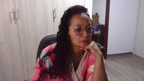  Khawit  online show from 20, 12, 2024