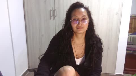  Khawit  online show from 23, 1, 2025