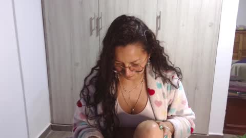  Khawit  online show from 24, 1, 2025