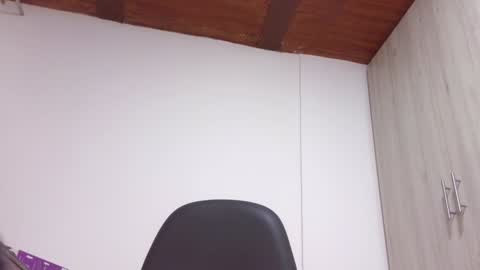  Khawit  online show from 28, 1, 2025