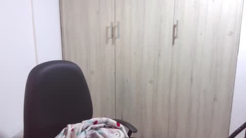  Khawit  online show from 6, 2, 2025