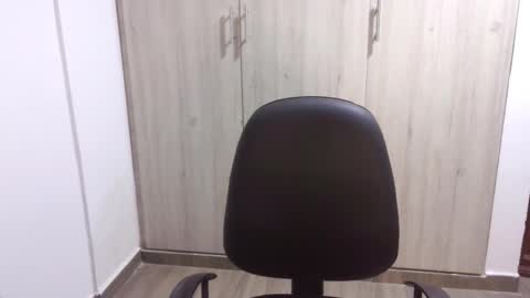  Khawit  online show from 14, 2, 2025