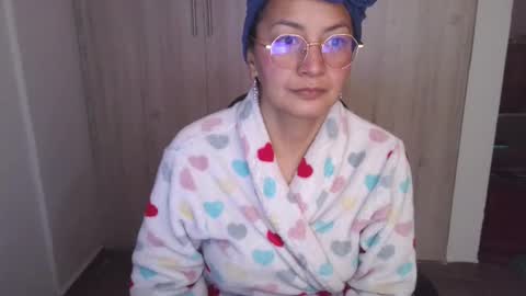  Khawit  online show from 16, 2, 2025