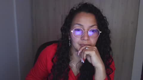  Khawit  online show from 18, 2, 2025