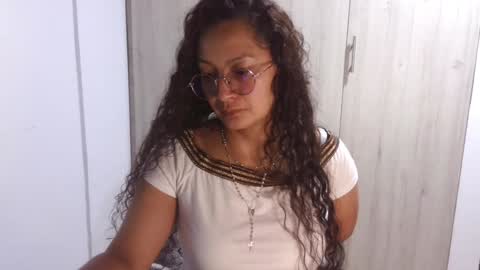  Khawit  online show from 26, 2, 2025