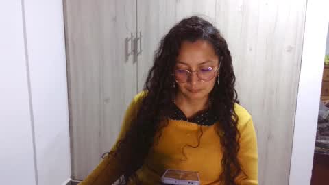  Khawit  online show from 8, 3, 2025